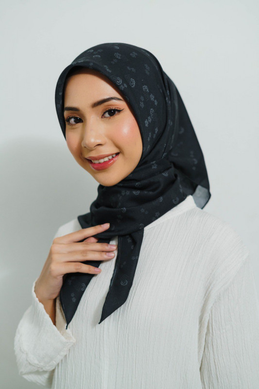 Black Jingga Raga Edition – Kainprinting Toko Online Hijab Pake Cetak Nama